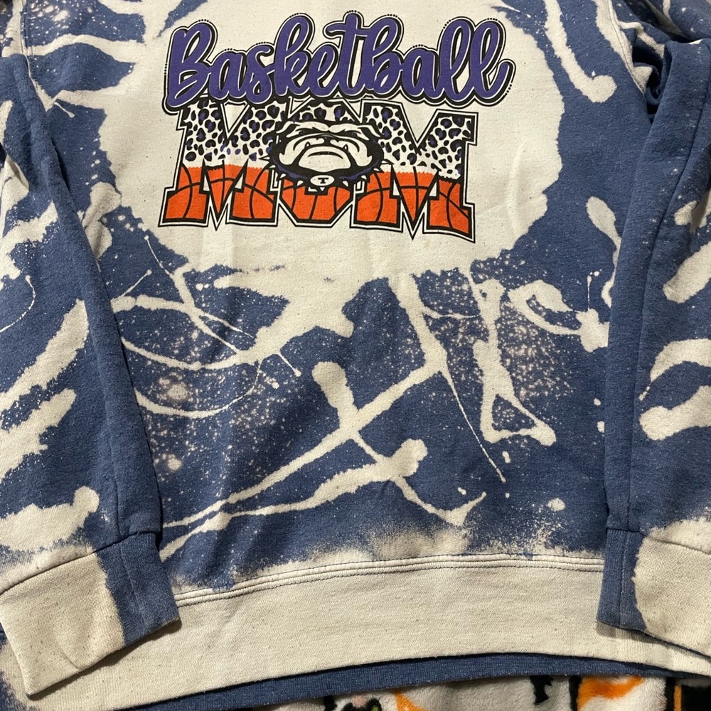 Basketball Mom Graphic Sweatshirt